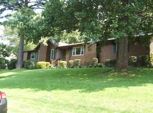 413 Palmetto Dr, Greer, SC 29651
