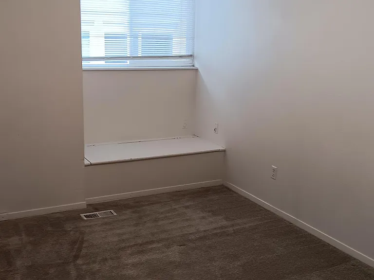 1015 Holli Springs Ln #B — Photo 7