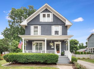 711 Oregon Ave, Dundee, IL 60118