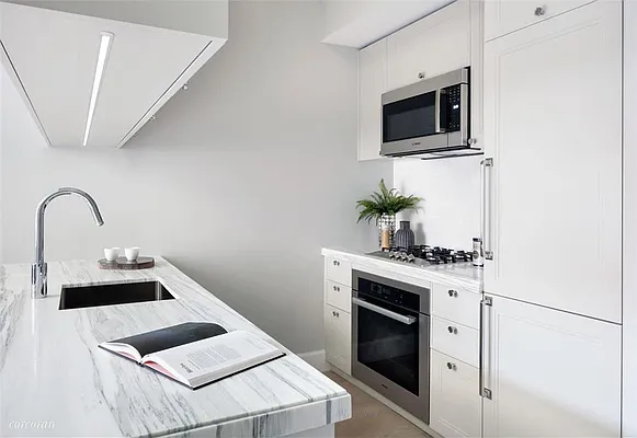 Rented by R New York | media 10