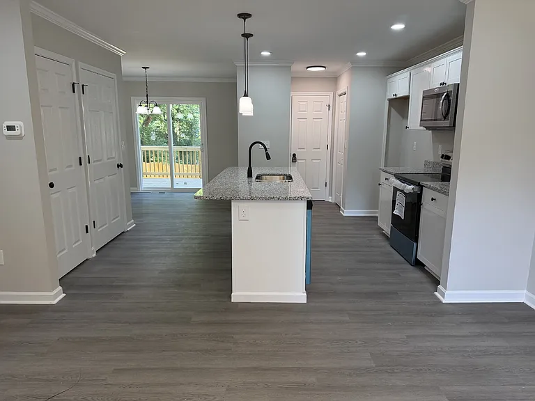 2036 Harrison Ave — Photo 17