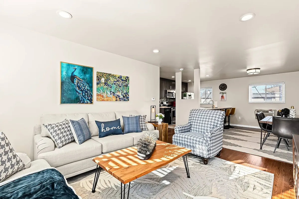 Building Photo - 1809 W Farnum Ave #3