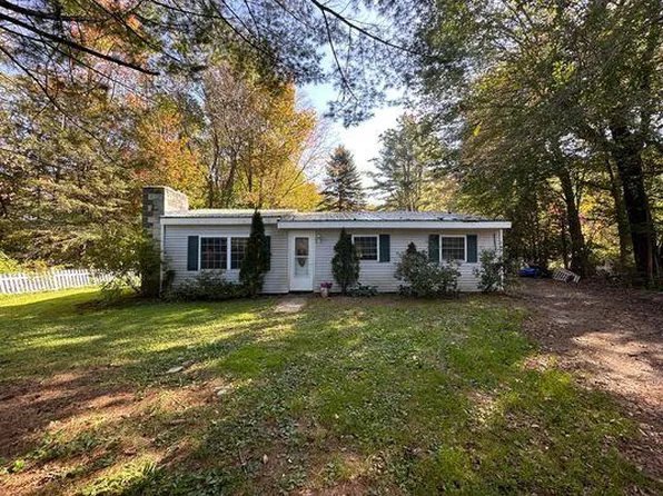17 Crowley Road, Lewiston, ME 04240