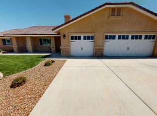 18155 Dunkirk St, Hesperia, CA 92345
