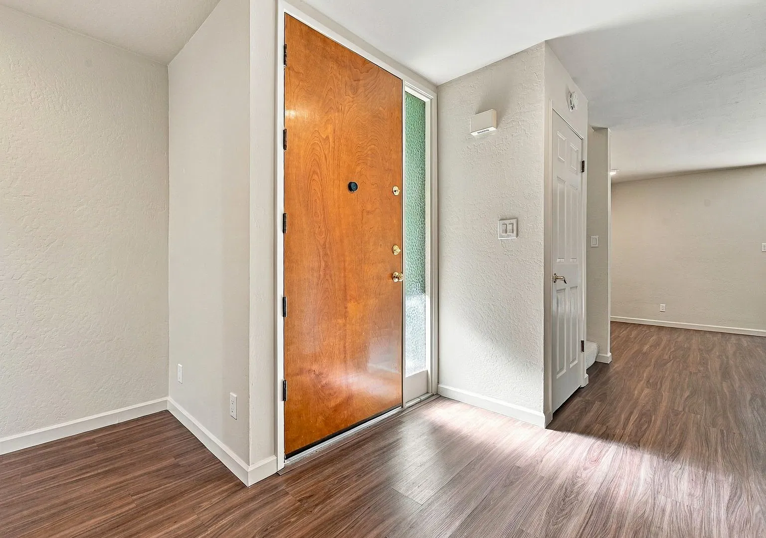 3 bed 1.5 bath North Napa Condo for Rent — Photo 4