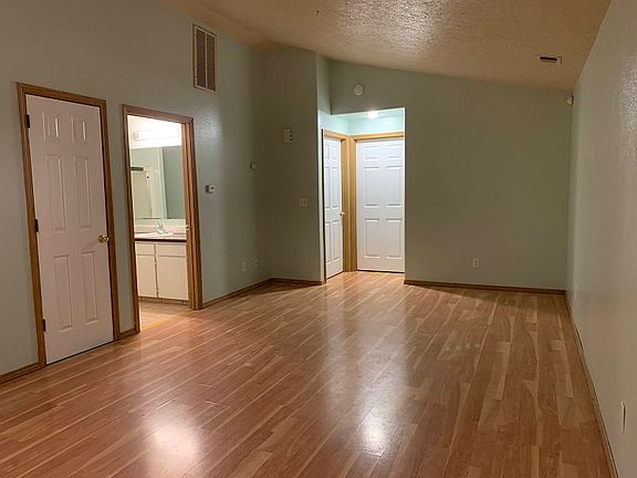 Living room 3