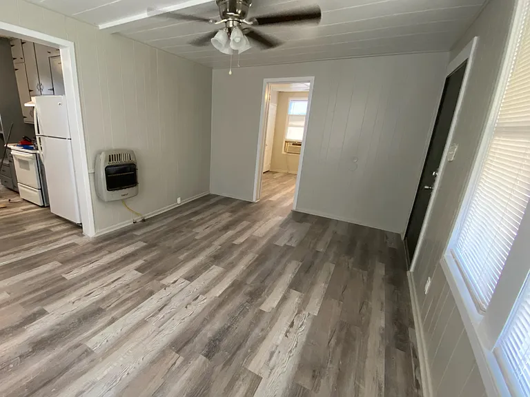 303 E Sadosa St — Photo 6