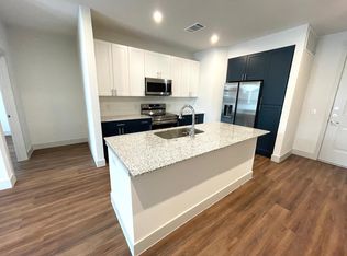 8700 Decker Lake Rd #702, Austin, TX 78724