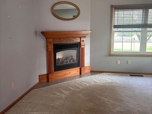 2nd image of 303 Wollmann St