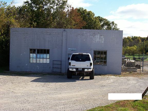 4th image of 2501 SE Outer Rd
