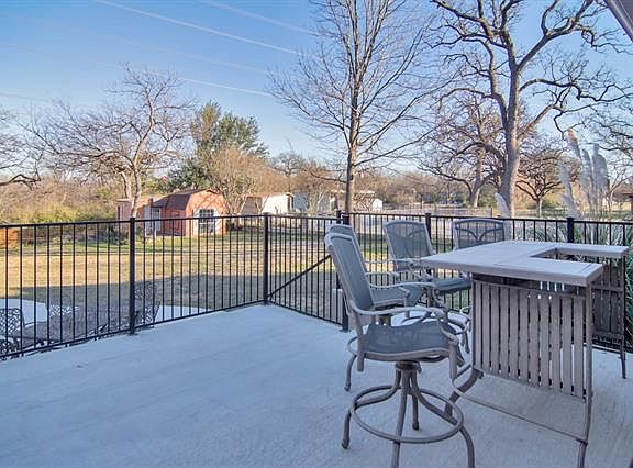 2nd image of 106 Woodland Dr