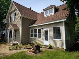 13 Prospect St, Templeton, MA 01468
