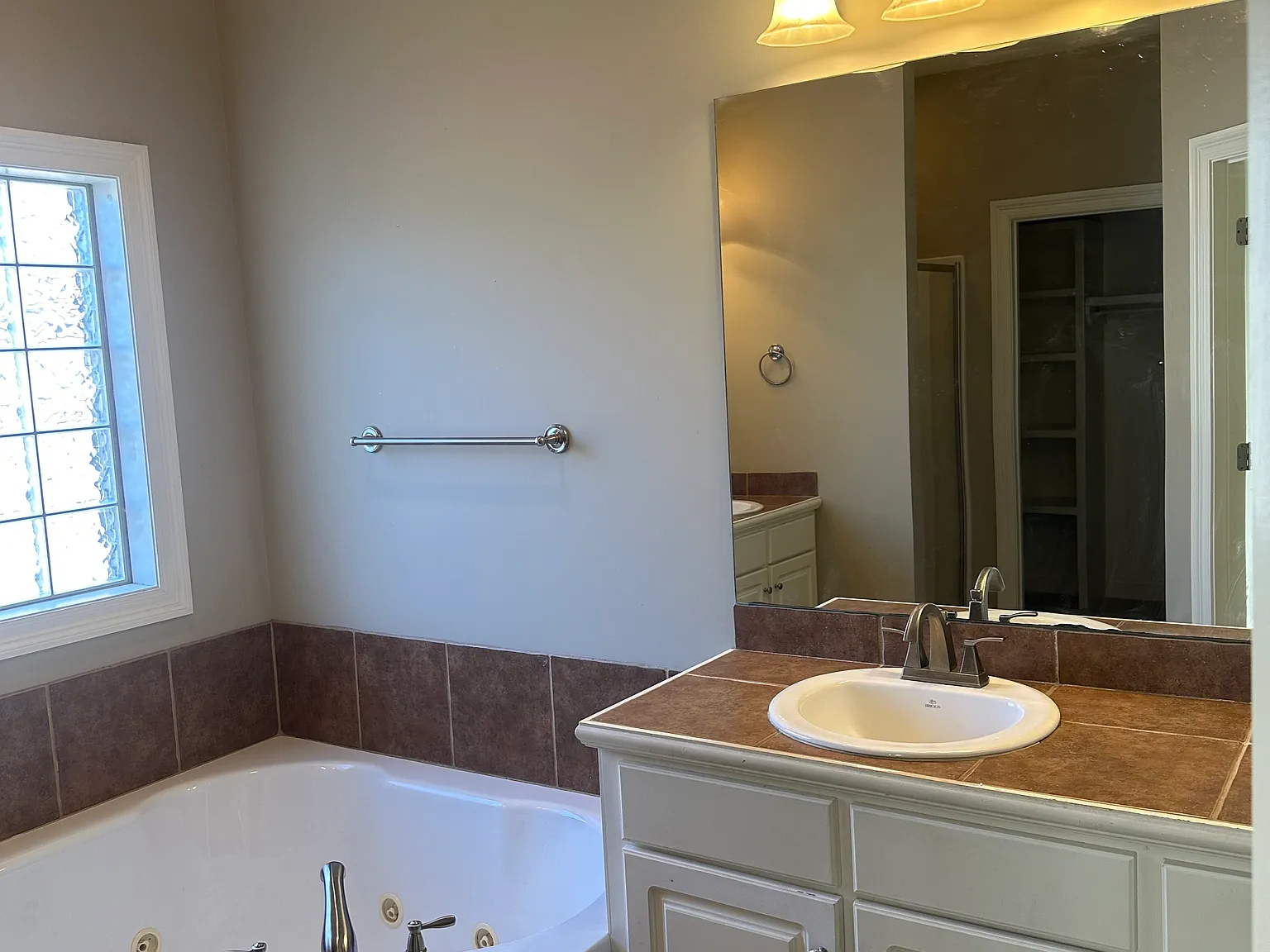 4 bed, 1765 sqft, $2,400 — Photo 4