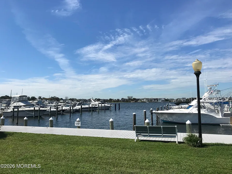 76 Wharfside Dr #404