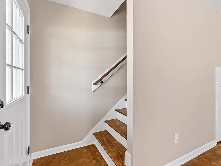 240 Josh Ln — Photo 15