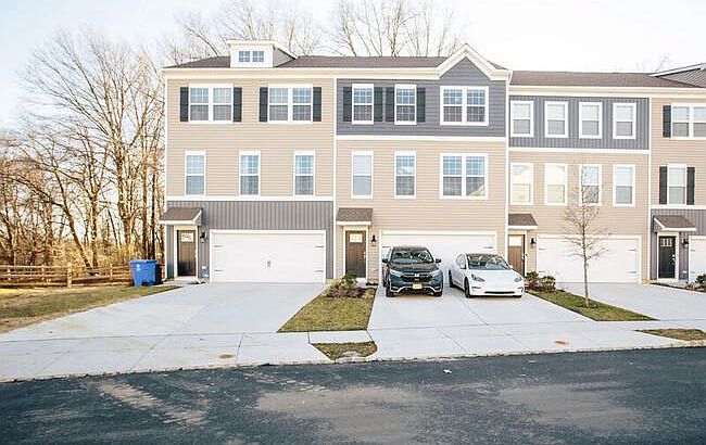 1st image of 28 Foundry Blvd