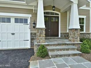 706 Plum St SW, Vienna, VA 22180