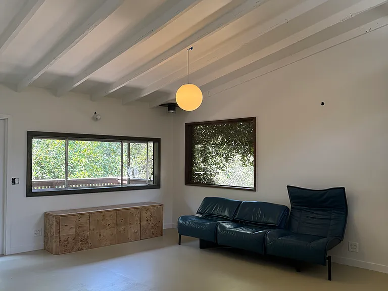 19475 Grand View Dr — Photo 10