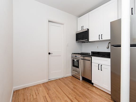2nd image of 213 E 88th St #3FE