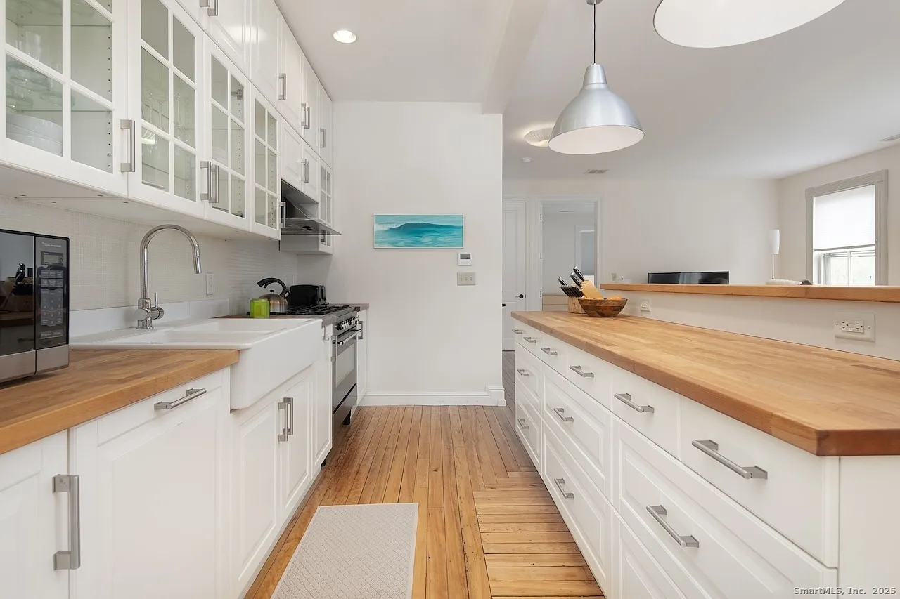 2 bed, 2.0 bath, 925 sqft, $3,850 — Photo 4