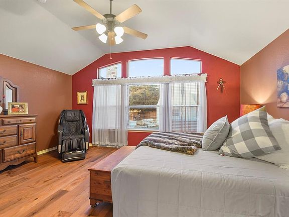 5th image of 1513 Carol Dr