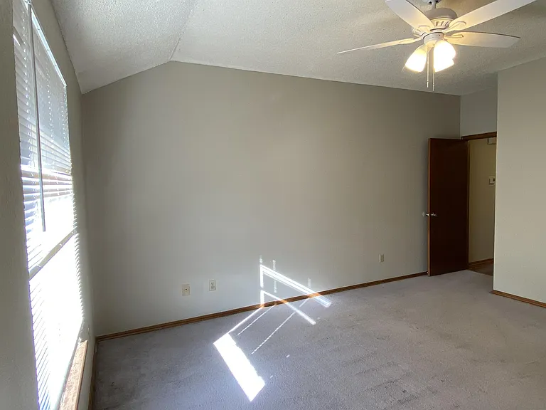 13101 Mapleleaf Dr — Photo 12