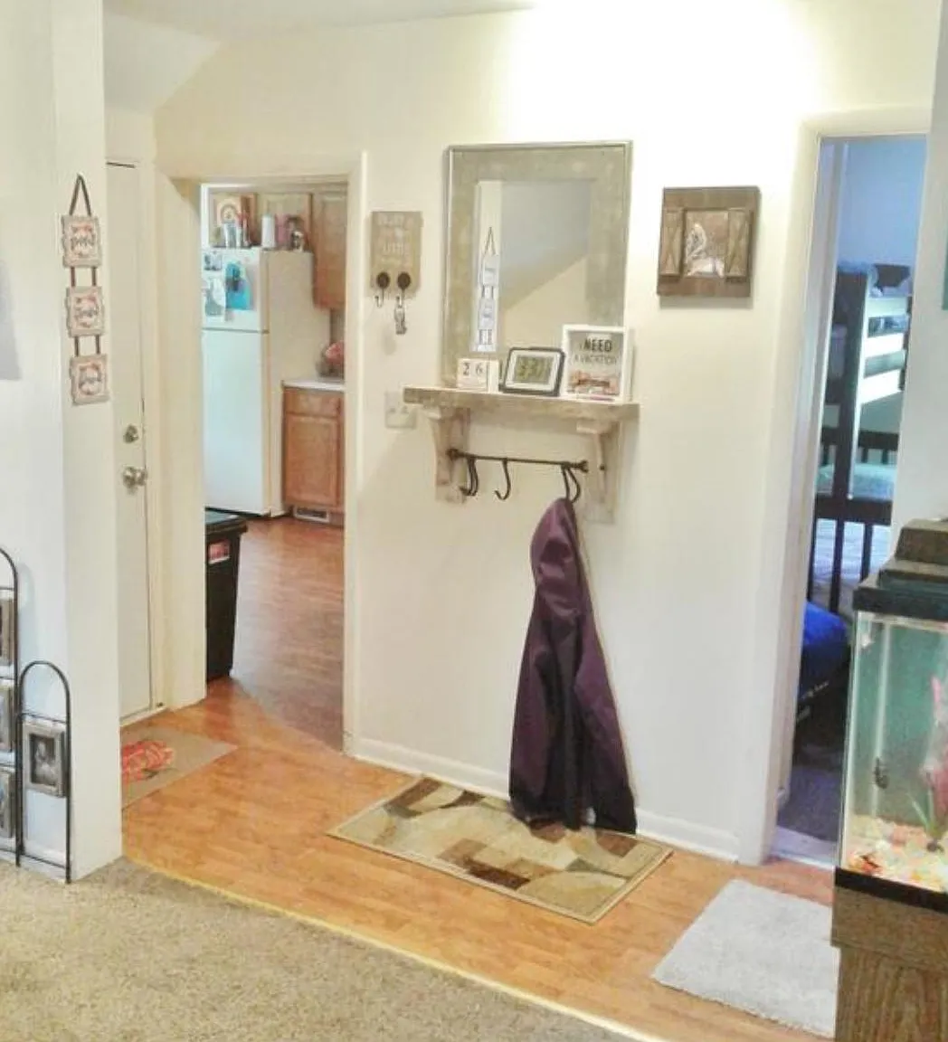 2 bed, 900 sqft, $900 — Photo 2
