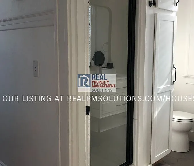 2223 NW Hoyt St — Photo 17