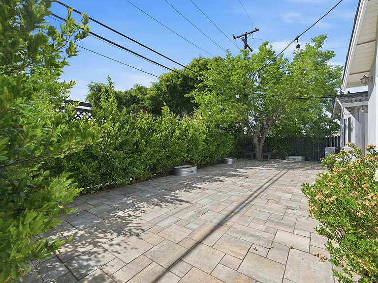 2476 Homewood Dr — Photo 25