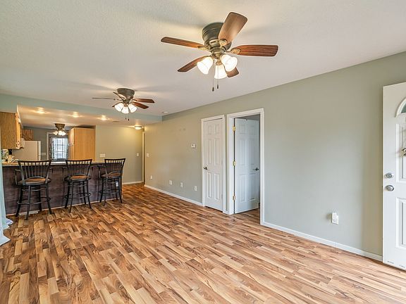 4th image of 212 Herold Ave