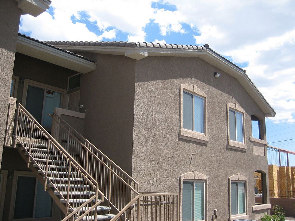Front Mountain View