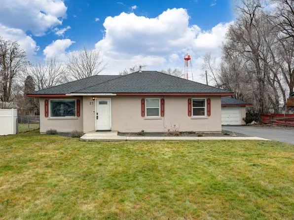 21 N Barker Rd, Greenacres, WA 99016