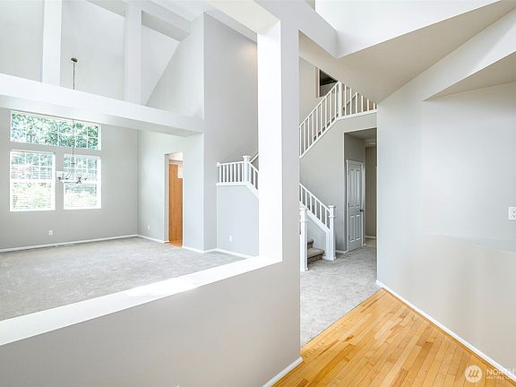 4th image of 28011 Maple Ridge Way SE