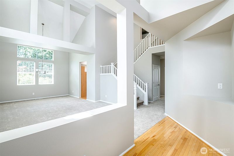 4th image of 28011 Maple Ridge Way SE