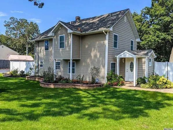 50 Webster Avenue, Lake Ronkonkoma, NY 11779