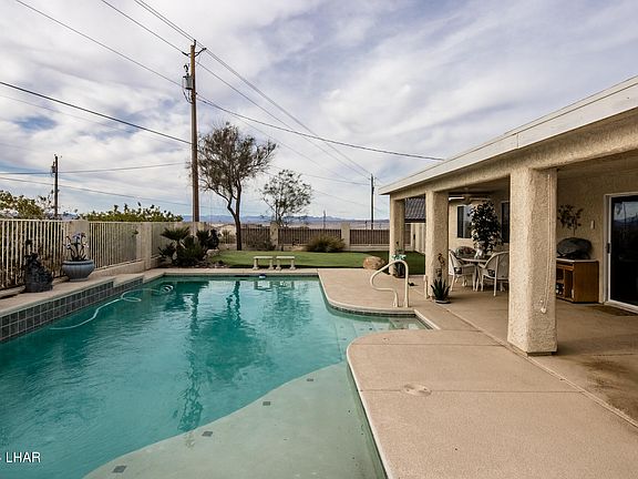 2nd image of 3030 Arabian Dr