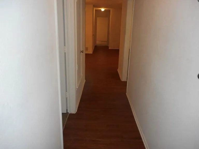 900 Milby Rd — Photo 4