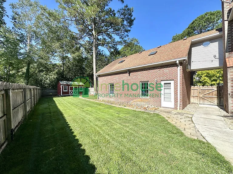 948 Forest Lakes Cir — Photo 24