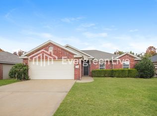 409 E McCann Rd, Rogers, AR 72758