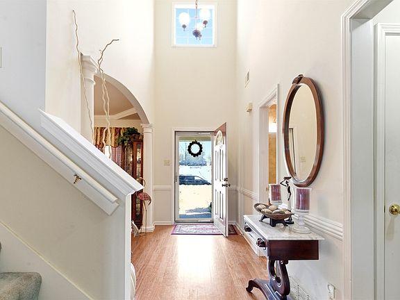 3rd image of 4701 Narcissus Dr