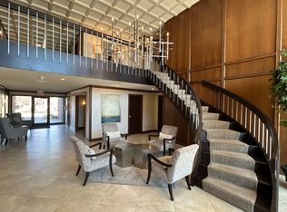 1 Oak Brook Club Dr APT A105, Oak Brook, IL