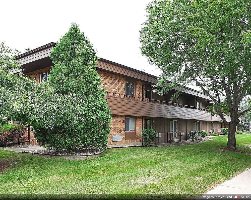 Cedar Ridge — Photo 1