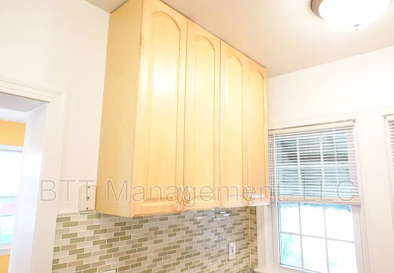 800 Maplewood Ave #1 — Photo 48