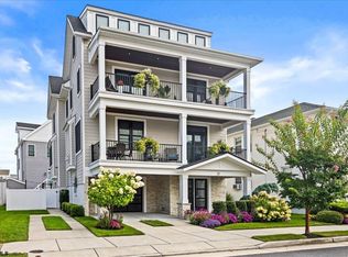 21 N Douglas Ave, Margate, NJ 08402