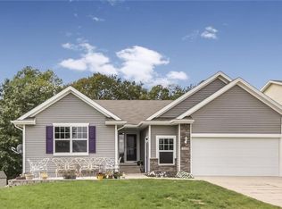 1221 S 95th St, West Des Moines, IA 50266