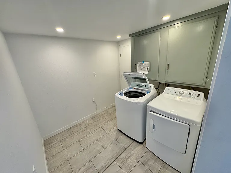 7703 Tampa Ave — Photo 6