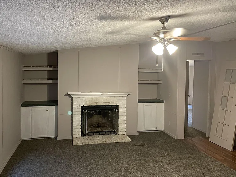 2378 Francis Marion Blvd — Photo 2