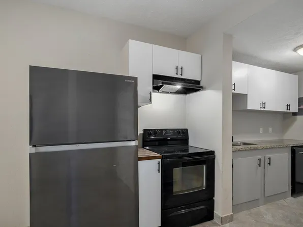 22140 Main St #8, Reeds Spring, MO 65737