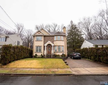 30 E Washington Ave, Elmwood Park, NJ, 07407