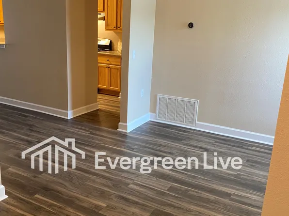 546 Carrier Dr, Pensacola, FL 32506